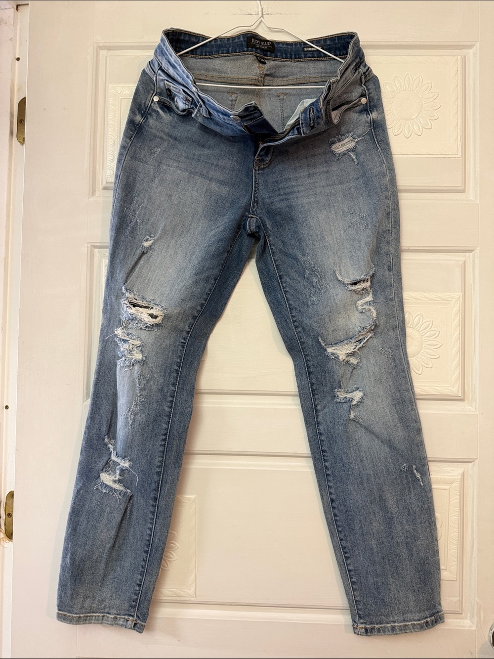 Judy blue factory distressed jeans size 9/29 boyfriend fit